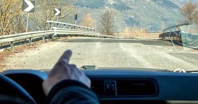 SORA – Raccordo superstrade: riparati i dislivelli dell’asfalto e bonificati i bordi della strada