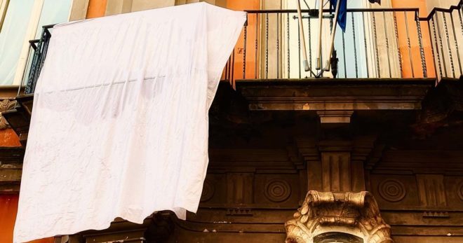 “Illumina Novembre”: drappo bianco sul balcone del Comune di Sora per la Lotta al Cancro del Polmone