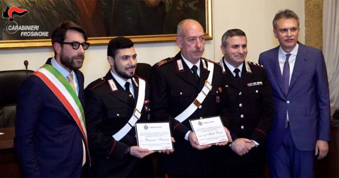 Sora: i Carabinieri soccorrono anziana caduta in casa. Premiati dall’Amministrazione Comunale