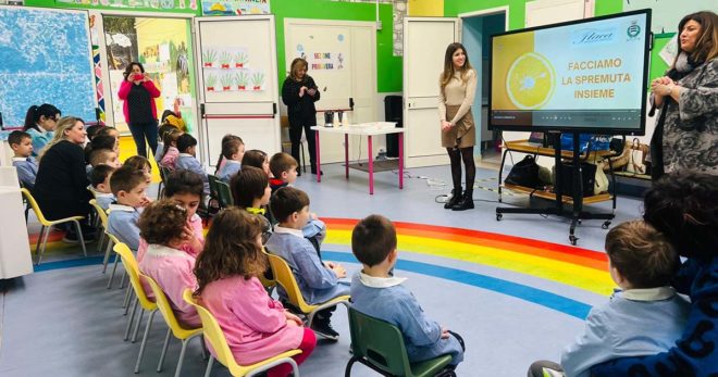 “Facciamo la spremuta insieme” e “Coloriamo il calendario”: due iniziative nei Comprensivi di Sora
