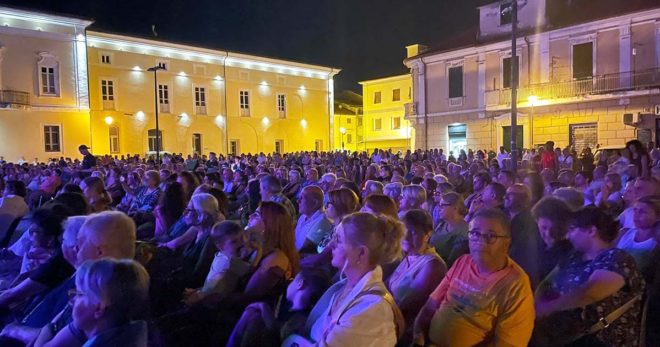 Sora: applausi in piazza Mayer Ross per Maria Teresa Reale e tutte le “Voci in concerto”
