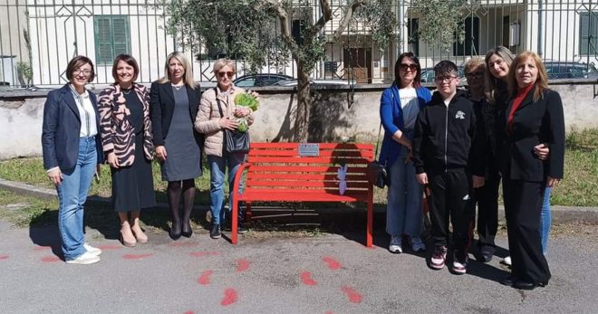 Sora: una panchina rossa in memoria della 19enne Antonietta Esposito
