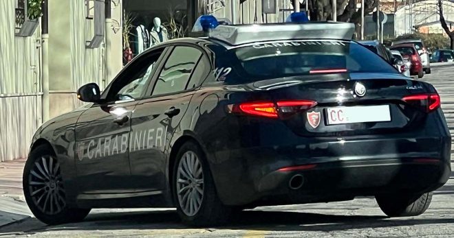 Isola del Liri, blitz di Carabinieri e Polizia: sequestrati cocaina, smartphone e appunti