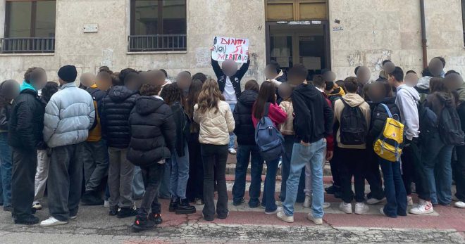 Sora: studenti del Classico in strada per chiedere un “upgrade” della loro scuola