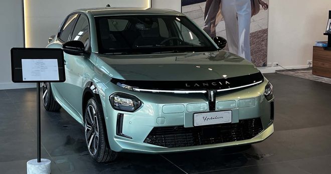 Lancia Ypsilon Ibrida: tre versioni per un nuovo stile di guida sostenibile