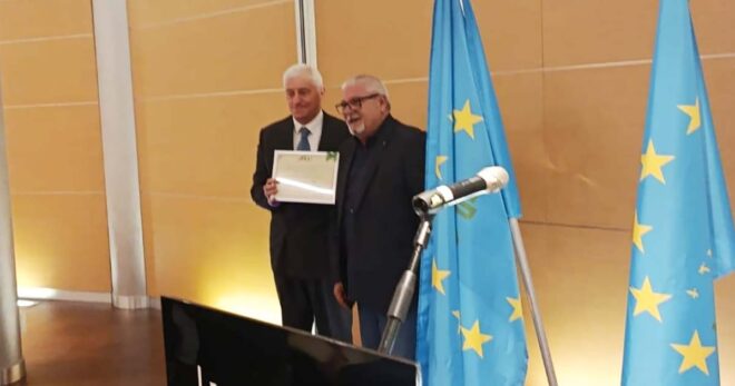 Bergamo, riconoscimento a Valdemaro Canale Parola durante l’assemblea nazionale Anuu-Migratoristi