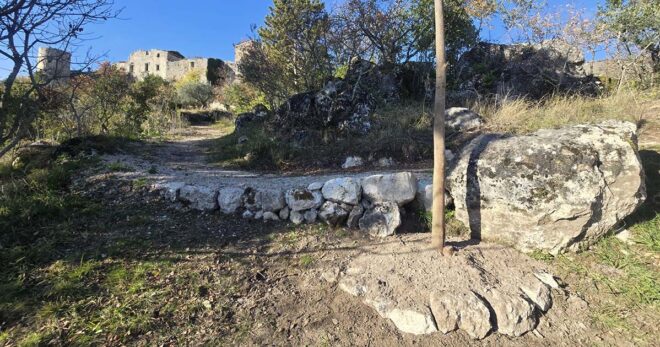 Vicalvi, allarme per le pendici del castello medievale: denuncia di Comune e Pro Loco