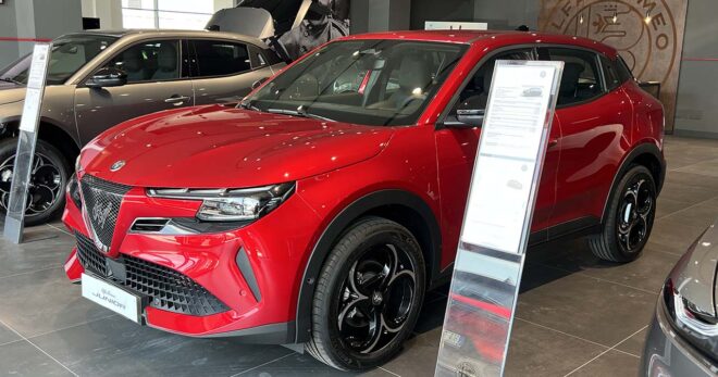 Alfa Romeo Junior Ibrida: 145 CV, tecnologia a 48 volt e prezzo da 27.950 euro