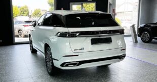 Jaecoo 8 SHS-P, SUV 7 posti con trazione integrale: a ottobre 2026  è tuo da 369 euro al mese