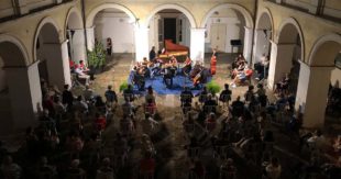 SORA – Centenario nascita Astor Piazzolla: suggestivo concerto nel chiostro del Palazzo Baronio