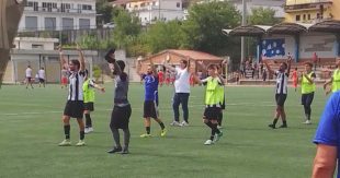 SORA CALCIO – I bianconeri sbancano Itri e volano in testa alla classifica