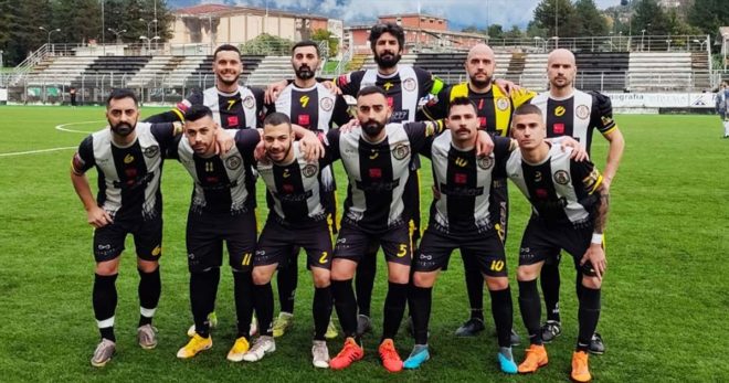 VIS SORA – I bianconeri tornano alla vittoria dopo tre stop di fila. Al Tomei è Ascione show