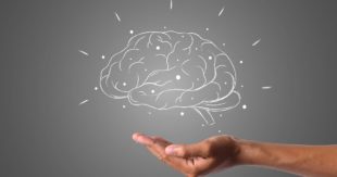 Carte e cervello: i giochi in grado di migliorare le abilità mentali