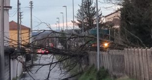 SORA – Il forte vento provoca danni