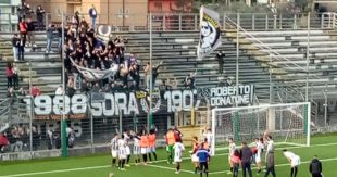 Sora Calcio: Bomber Rossi “bussa” due volte. Bianconeri “all’inglese”: vittoria e secondo posto