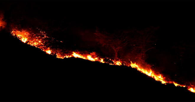 Vasto incendio in Valle di Comino: chiusi tratti della SR 509 “Forca d’Acero” e SR 666 “Di Sora”