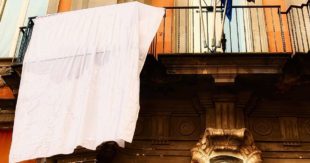 “Illumina Novembre”: drappo bianco sul balcone del Comune di Sora per la Lotta al Cancro del Polmone