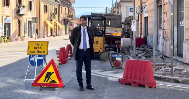 Sora, decoro urbano: rifacimento marciapiedi in via Roma