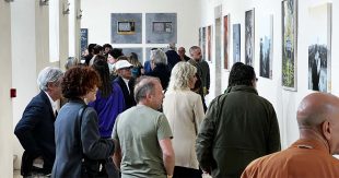 “Lasciateci in pace”: la mostra di Rocco Alonzi e Tre Ics aperta a Sora fino al 28 maggio