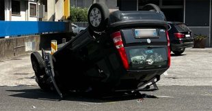 Sora: auto si ribalta in viale San Domenico