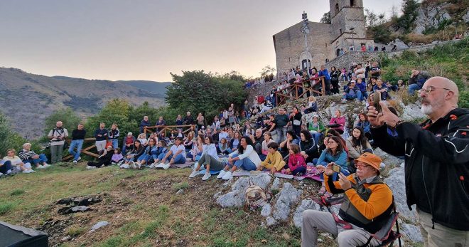 Roccasecca, il festival Gazzelloni porta l’arpa rock nei luoghi di san Tommaso