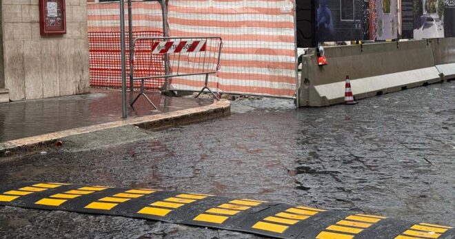 Sora, installati dossi temporanei in piazza Palestro per la sicurezza durante i lavori