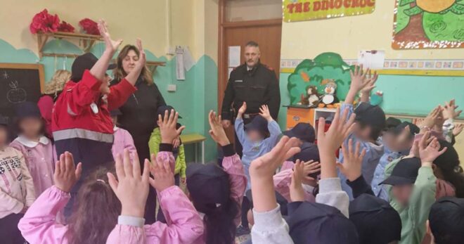 Sora, carabinieri in classe con i più piccoli: proseguono gli incontri alla scuola Achille Lauri
