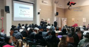 Sora, carabinieri e studenti del Baronio insieme per la legalità: al centro bullismo, dipendenze e prevenzione