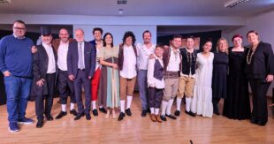 Arce, tutto esaurito per Rugantino: la stagione teatrale “Mettiti Comodo” parte con il pienone